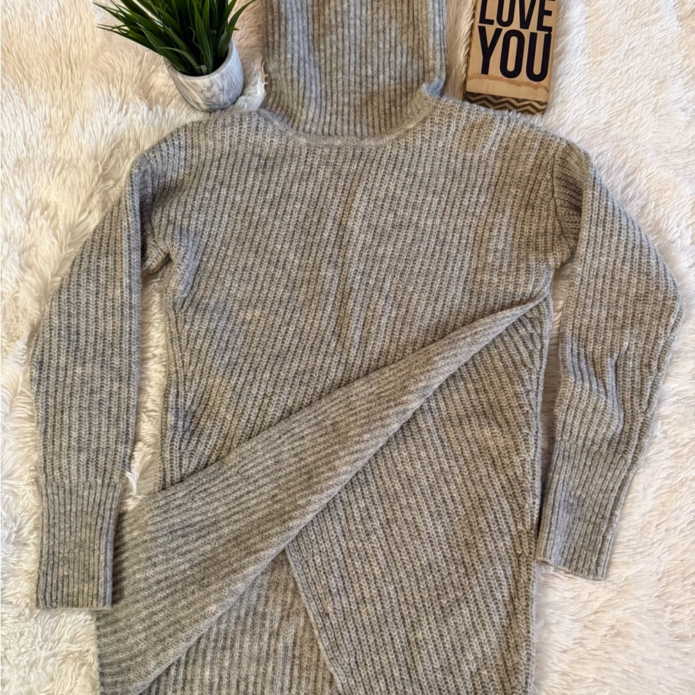 Banana Republic Gray Turtleneck Asymmetrical Sweater - Picture 5 of 12